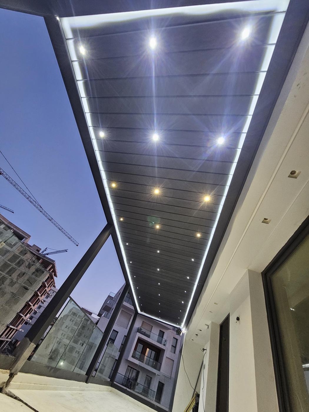بيركولا بيوكليماتيك بإضاءة LED فالليل